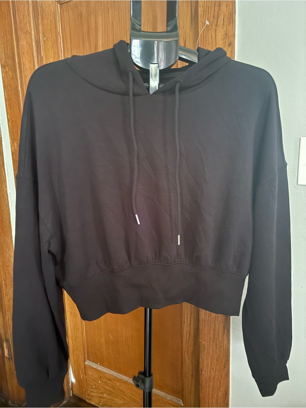 Lou & Grey Scubasoft Cropped Hoodie — Black, Size M